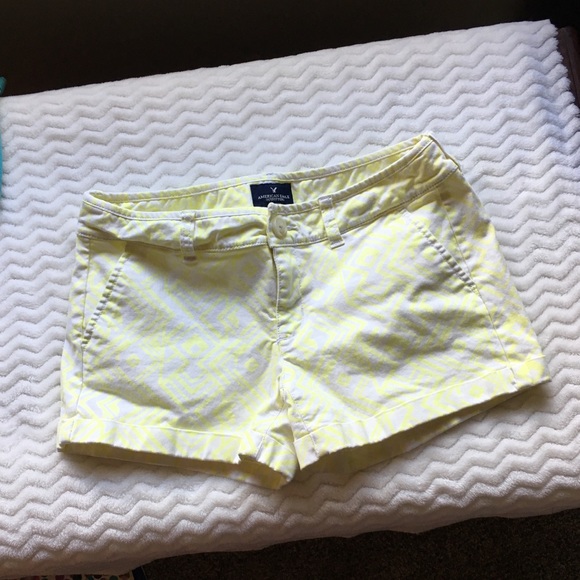 American Eagle Outfitters Pants - American Eagle Outfitters Midi Stretch Shorts sz 4